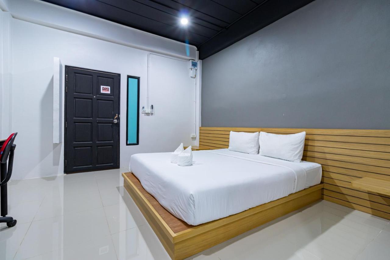 Cs Klongtoey Grand Resort Ban Yep Chaeng Buitenkant foto